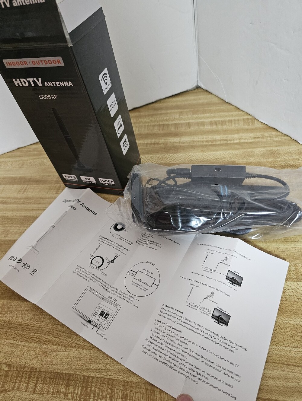 D006AF 4K HDTV Digital TV Antenna Indoor Outdoor Amplified VHF UHF New Untested